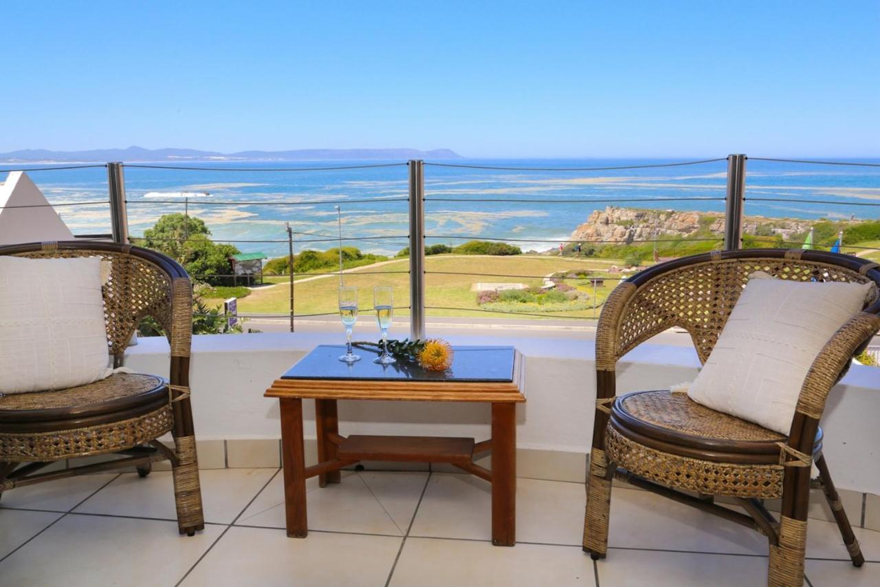 Misty Waves Boutique Hotel Hermanus Exterior photo